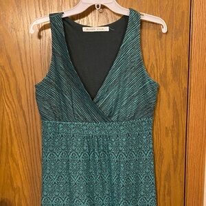 Max Studio Green Patterned Sleeveless Midi Dress